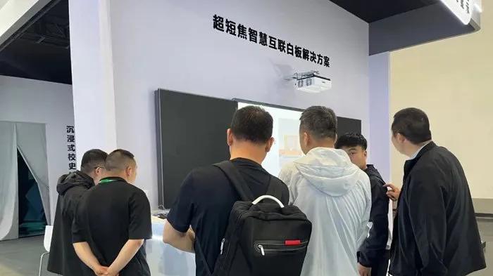 视美乐4K投影机亮剑未来教育，激光显示技术精准定位教学