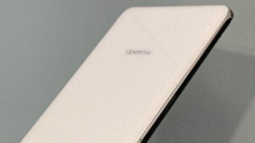 手机消费降级：旗舰机让步，中端机大逆袭！