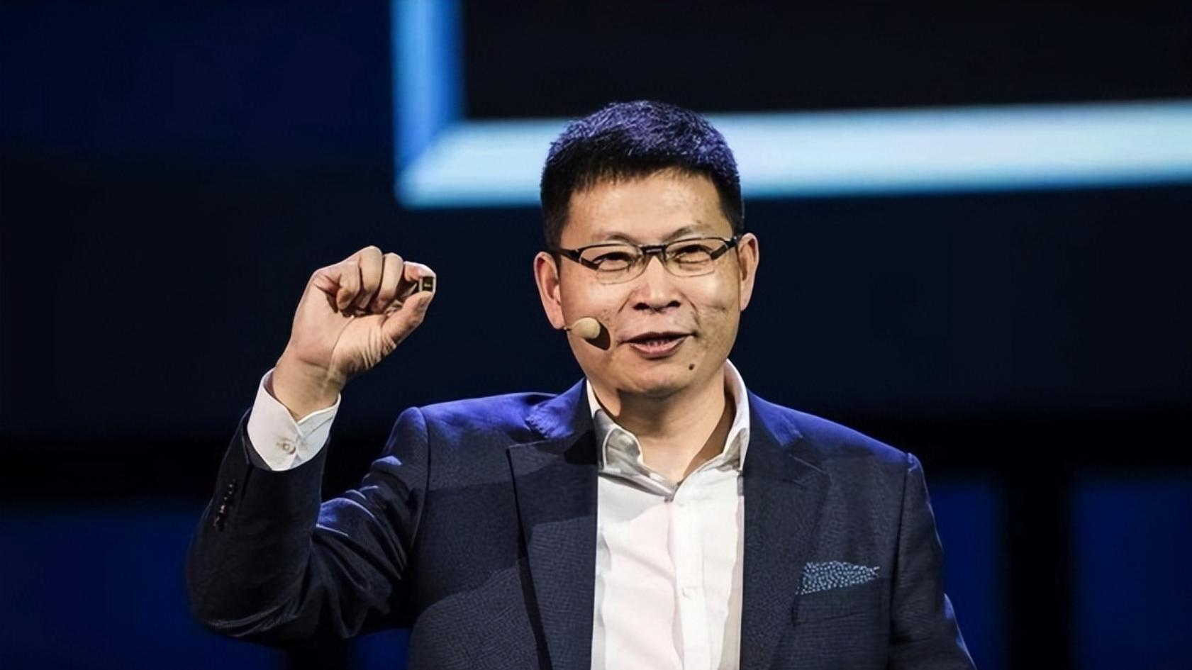 iPhone17最强对手！华为Mate80准备中，这次不再一机难求