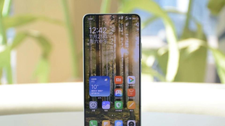 小米再度“發力”，從3599元降至2370元，頂配旗艦跌至“新低價”