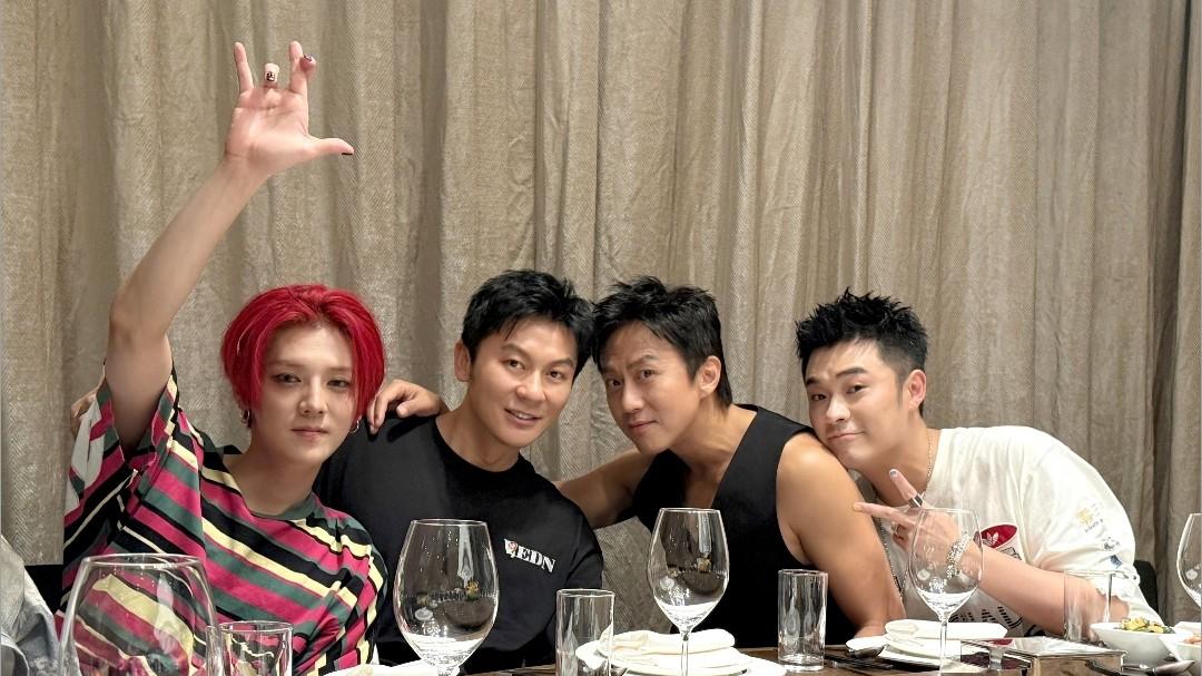 李晨晒鹿晗演唱会后聚餐合照，同龄邓超状态最老，陈赫越来越娘气
