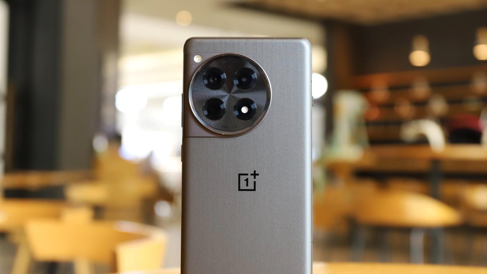 一加彻底清仓，512GB跌至1784元，4nm芯片+金属中框+100W闪充