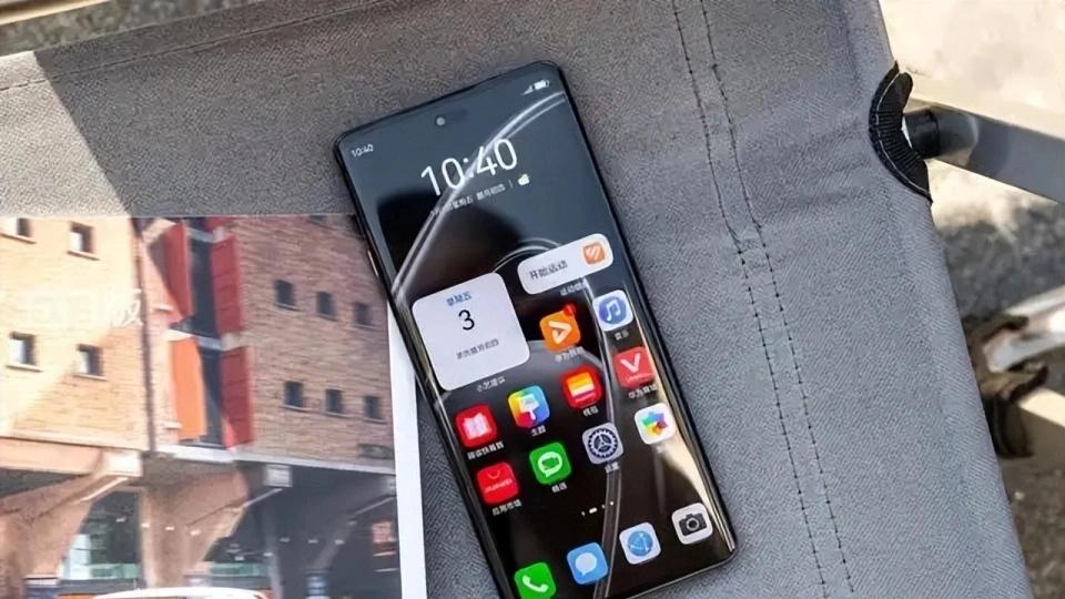 華為雙11開啟“降價模式”，6100mAh+5000萬，衛星手機售價更親民了