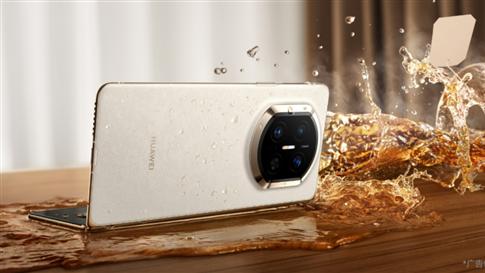 2025年終換機怎么選？華為Mate X7給出折疊屏答案