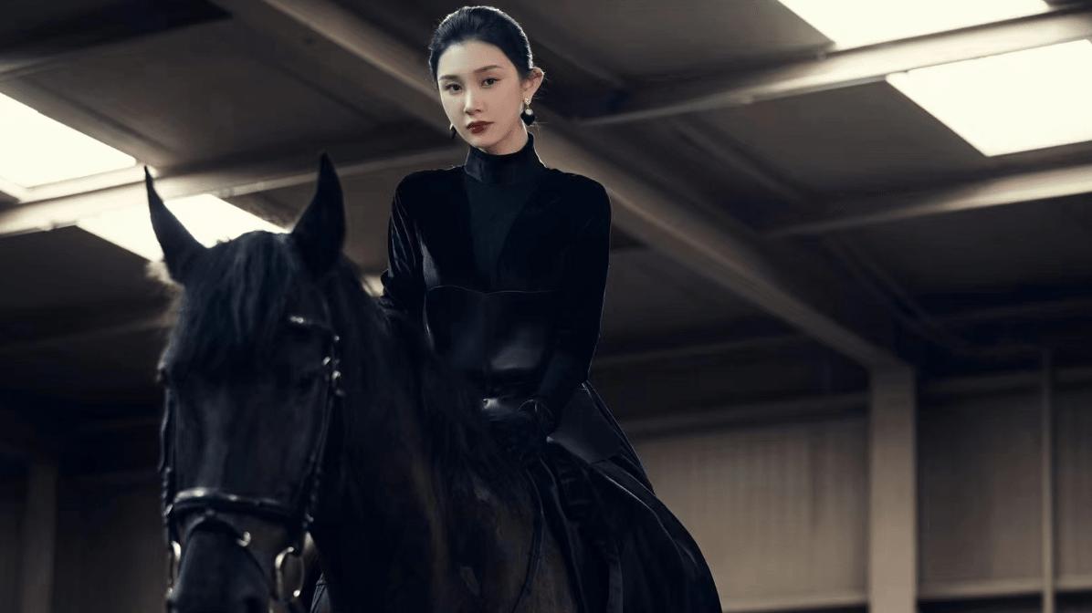 杨子出轨对象李隽子被扒，选美冠军成艺术鉴赏家！两人关系不寻常