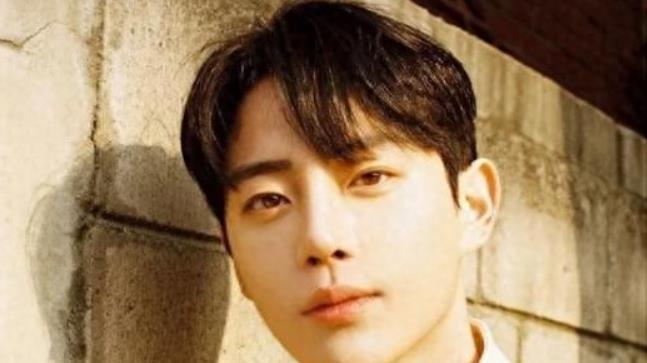 29岁韩国知名模特金钟硕坠楼离世，家属澄清原因