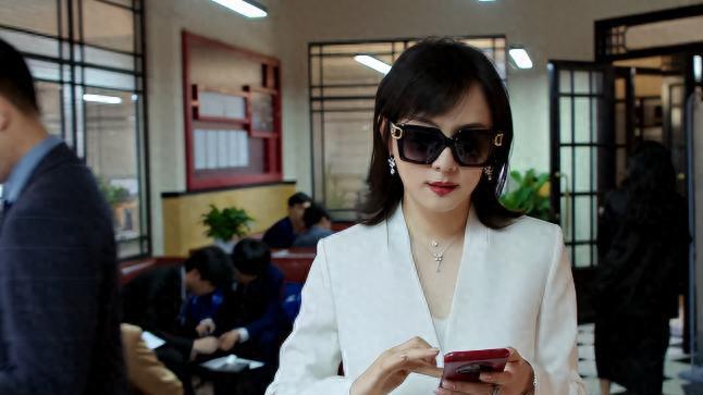 终于来了胡歌宋佳主演，央八开播，这部24集短剧熬夜也要追