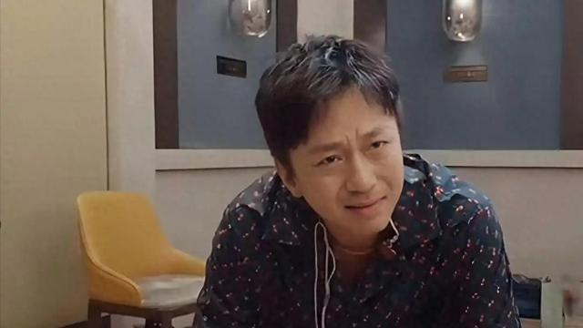 鹿晗患病质疑升级！邓超关晓彤举止太反常，本人多次被拍去医院