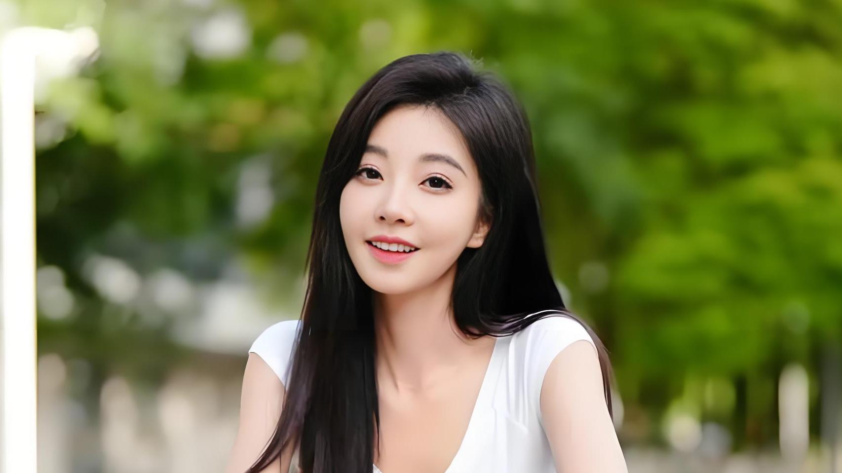 惊！冯提莫这身材，每寸都藏着女人味！