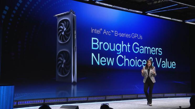 英特尔宣布将继续投资独立显卡！