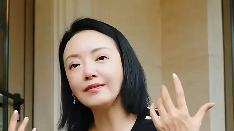 王中磊破产后还住别墅？老婆拍视频卖惨被怼：别装了，赶紧带货吧