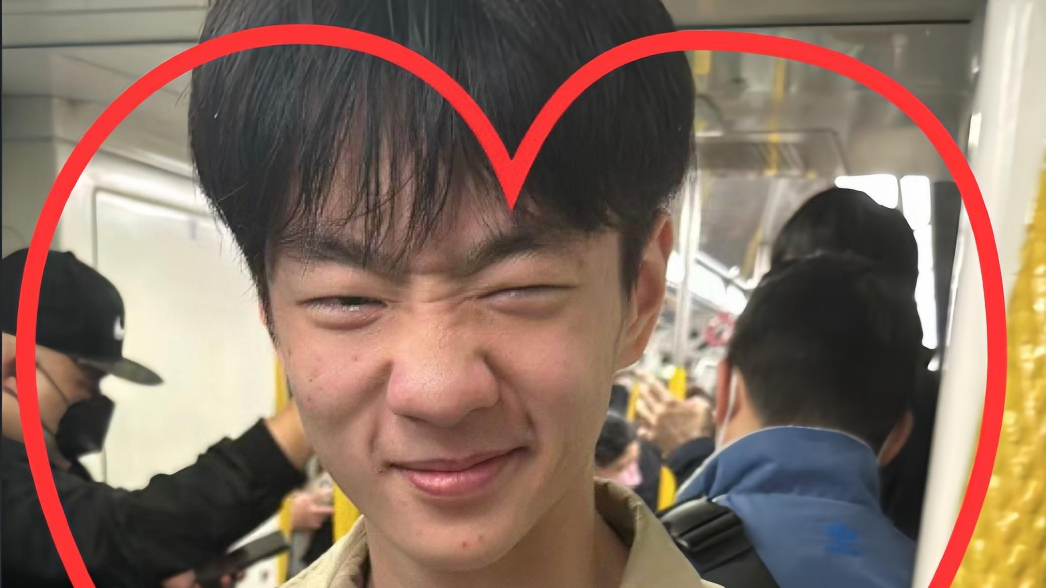 费曼与杨阳洋香港聚餐，一个壮硕一个精瘦，看起来像两代人