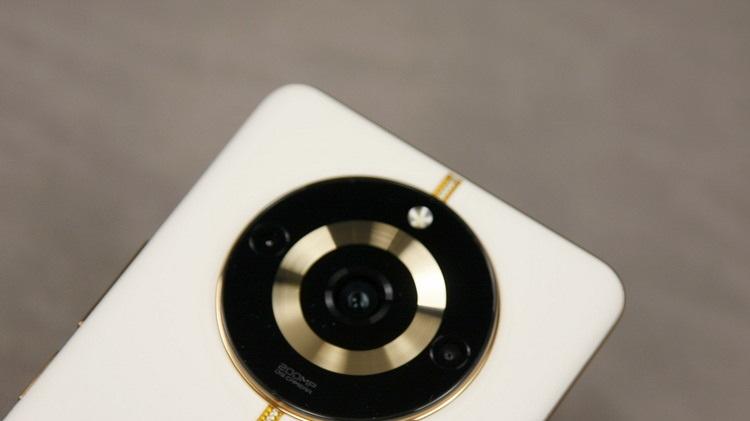 告別“單攝羞恥”，可能是性能向手機的必經之路