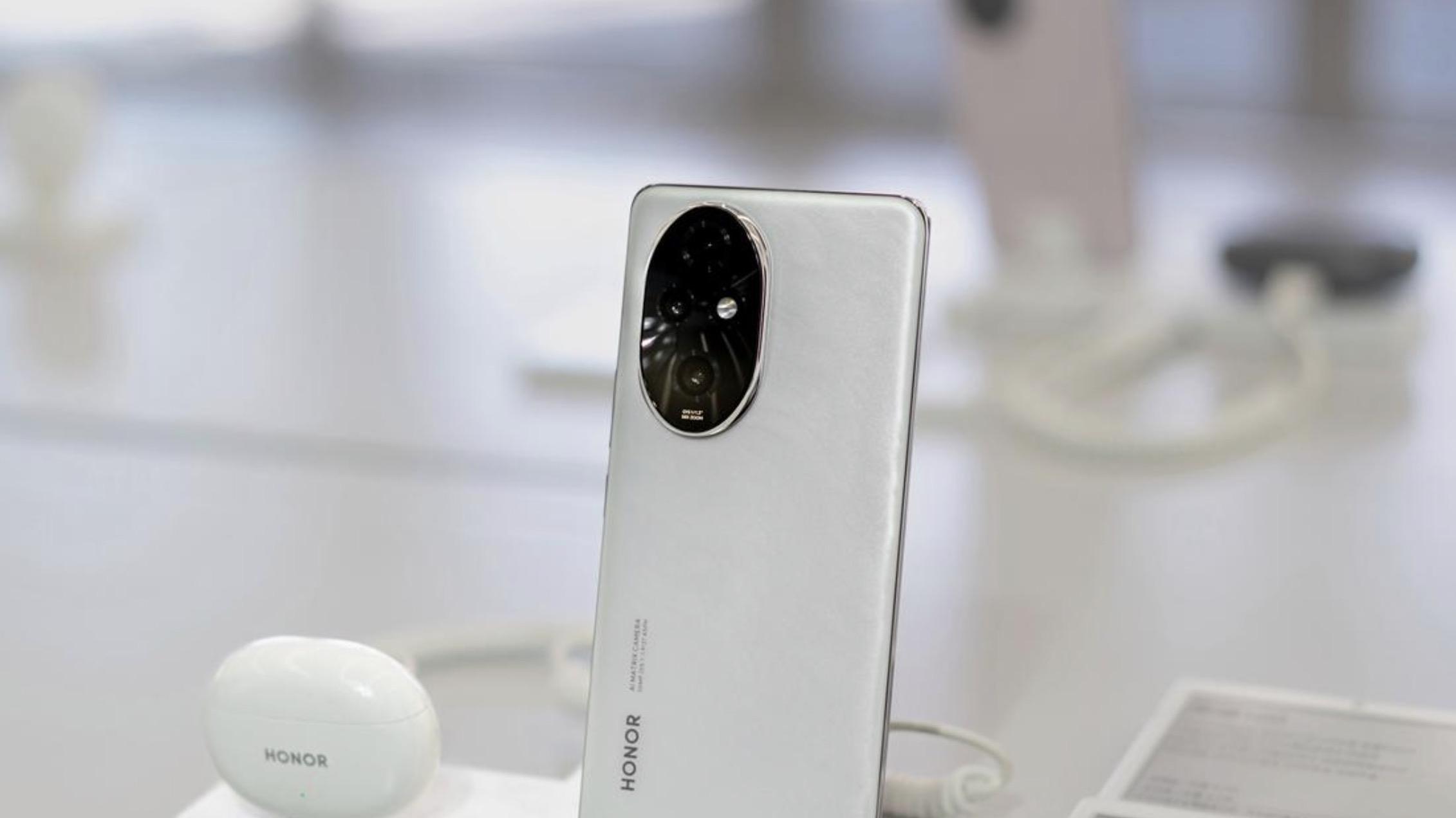 可以“闭眼买”的荣耀拍照手机，512GB+50倍变焦，低至1399元起