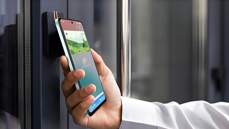 荣耀新机官宣：8月8日，全新开售