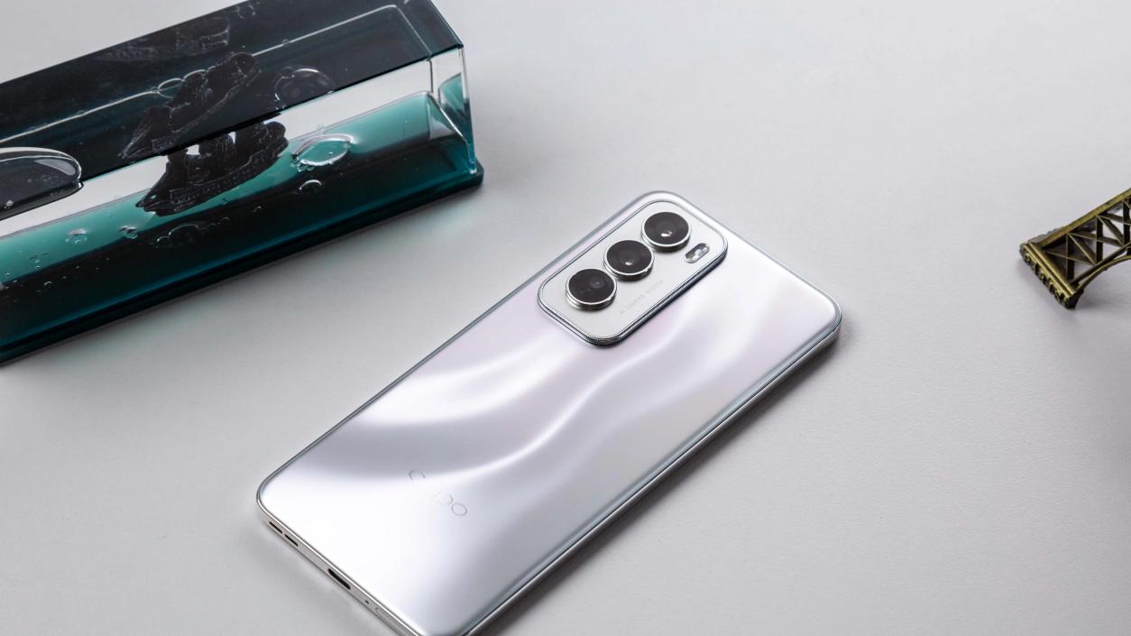 OPPO的“新卷王”，12GB+512GB组合降1151元，又美又能打！