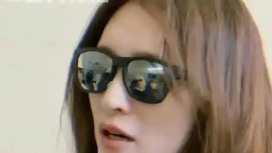 奇葩！李小冉发弹幕：不饿也得硬吃，她委屈她心酸她不服