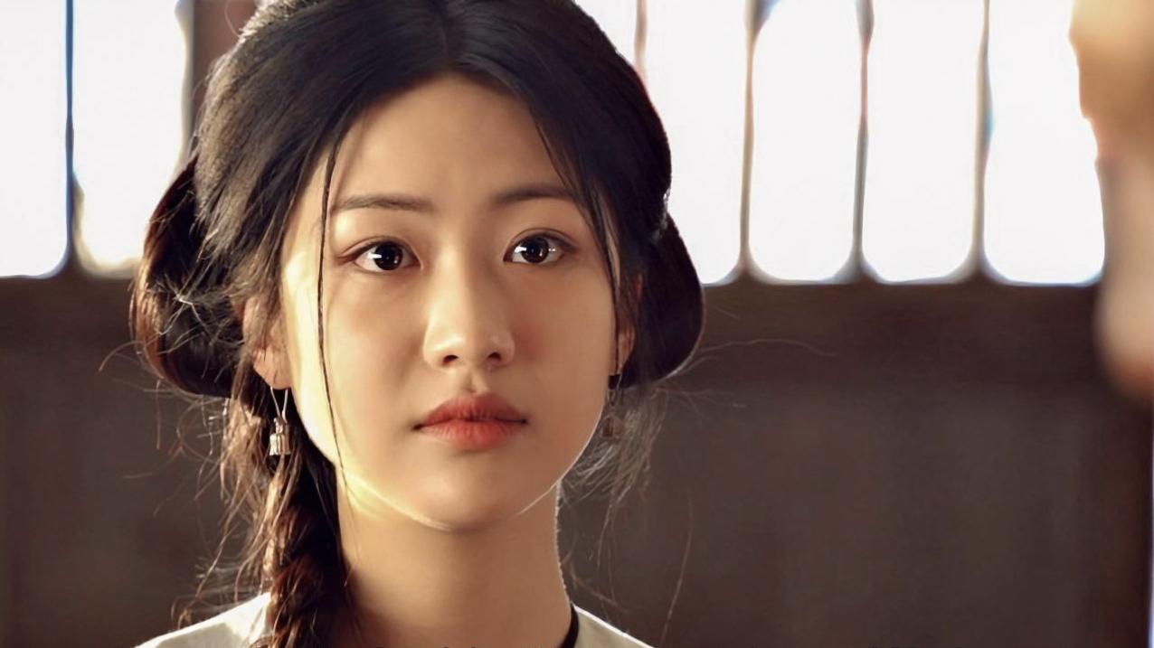 23岁小花带资进组混进央视，和陈晓、朱亚文搭戏，颜值低演技差