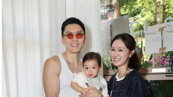 TVB男星因妻子喂食儿子引争议，霸气护妻怒怼网民