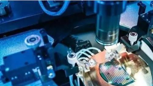 新加坡著名投资官称：只要有一家中国公司能够成功生产EUV光刻机