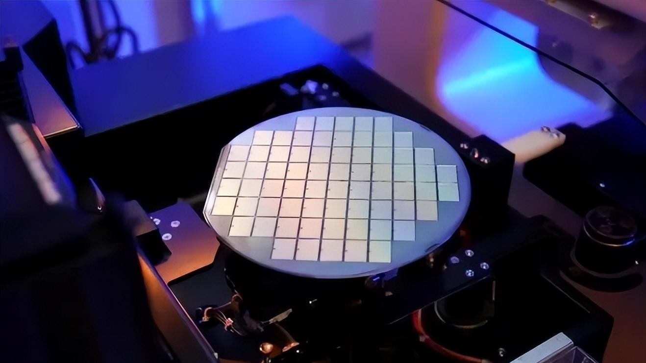 哈工大再传喜报！成功研发13.5纳米极紫外光源，光刻机突破在即