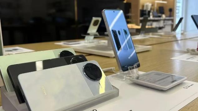 骁龙8Gen3+6550mAh，红米K80，降至1749元！