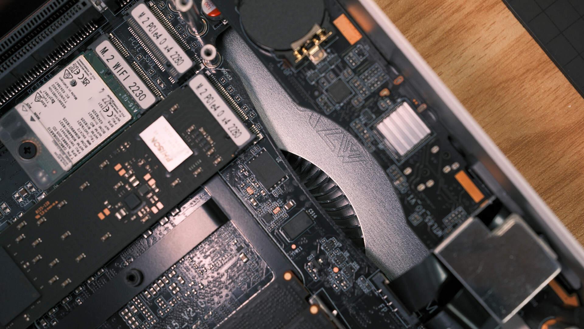 零刻GTi15 Ultra开箱拆解，看看内部做工究竟如何