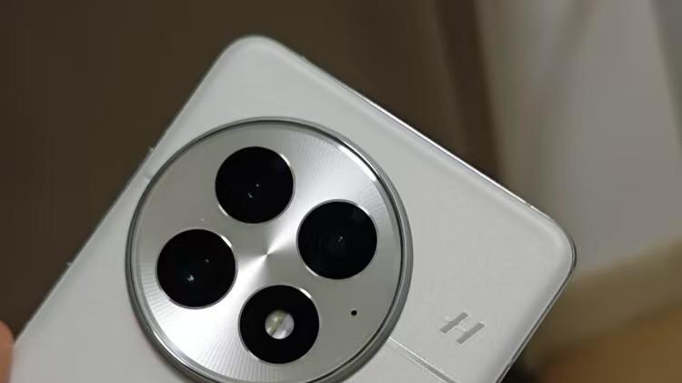 頂配24GB+1TB，驍龍8至尊版+2K屏幕，一加這手機超重度使用無壓力