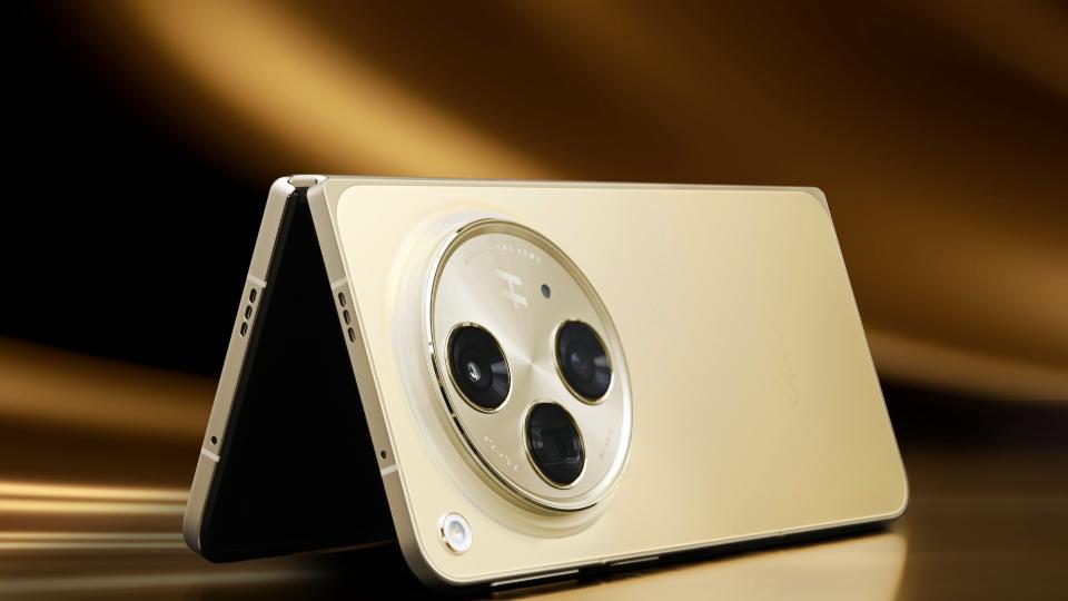 OPPO大折叠屏手机突然官宣：钛金属机身+超薄设计，二月发布