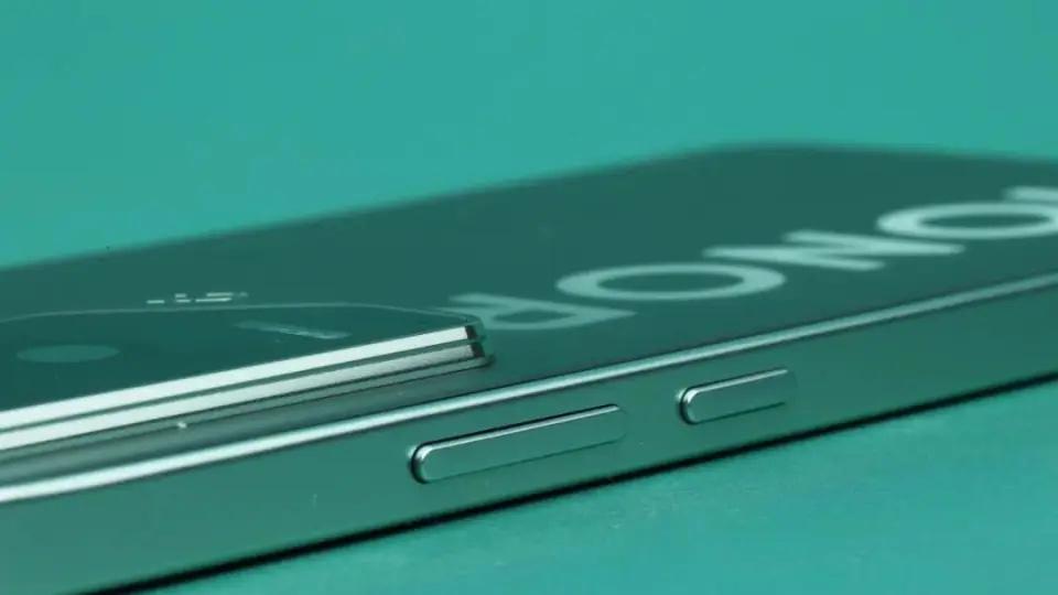 荣耀“不讲武德”，骁龙8Gen3+100W闪充，国补价跌至1699元