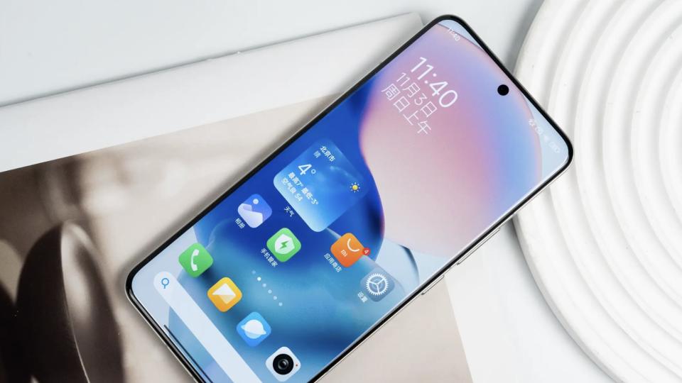 小米传出两则消息：小米16标准版设计被揭秘，澎湃OS 2系统再升级