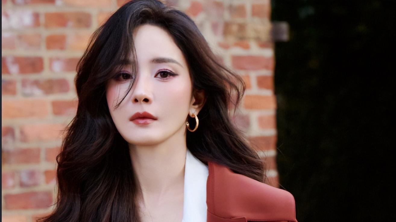 四位85花将进组拍戏，刘诗诗被指太幸运，多位大咖给赵丽颖当配