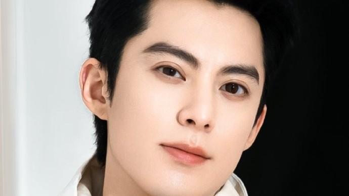 王鹤棣疑陷情感风波，网友怒斥“塌房”要求退出娱乐圈