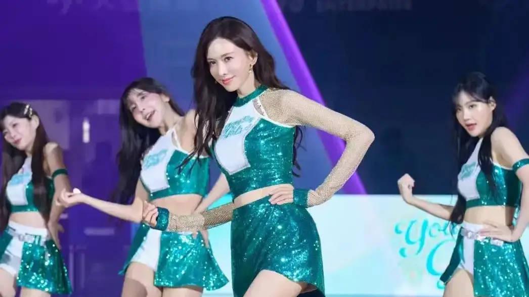 51岁林志玲跳女团舞引热议，发文回应尽显人生通透