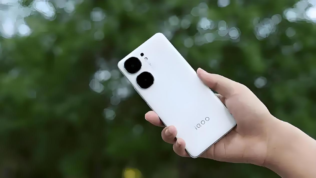 中端机搅局者！仅2498元，骁龙8gen3+16GB大内存，让你秒变玩家！