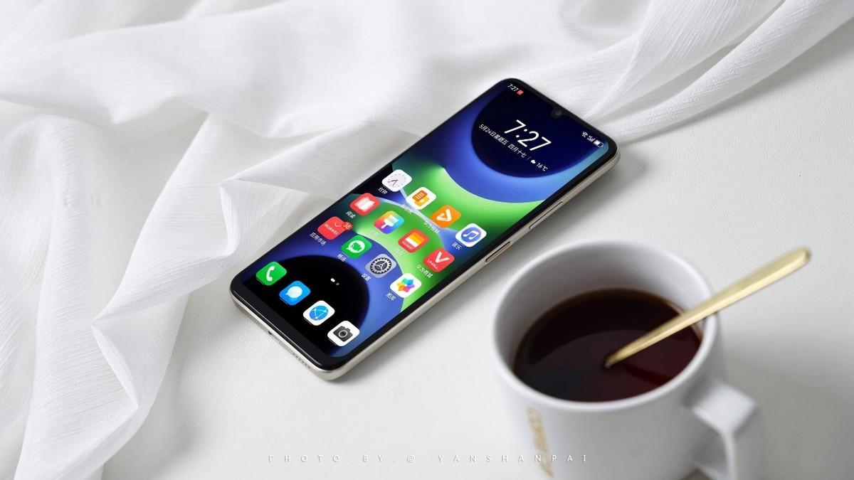 华为：降价后949元，6000mAh+鸿蒙4.2+5000万主摄