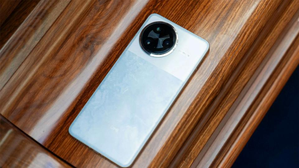 红米K90 Pro再次被确定：潜望长焦+2K直屏，性能也已清晰！