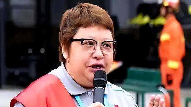 韩红母亲去世才2天，令人担忧的事还是发生了，后事安排遭质疑