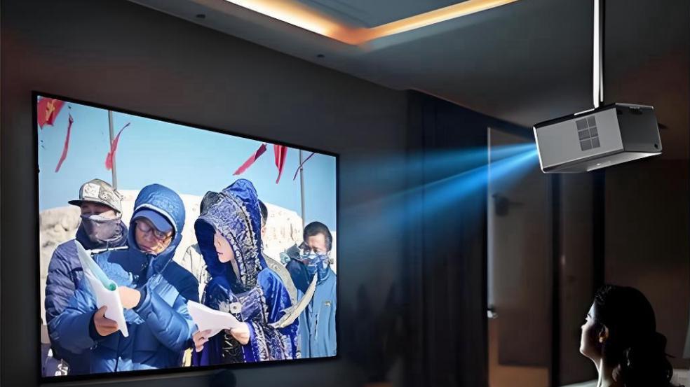 為什么很多人買投影儀后就后悔了？多半是這些坑沒(méi)避開(kāi)