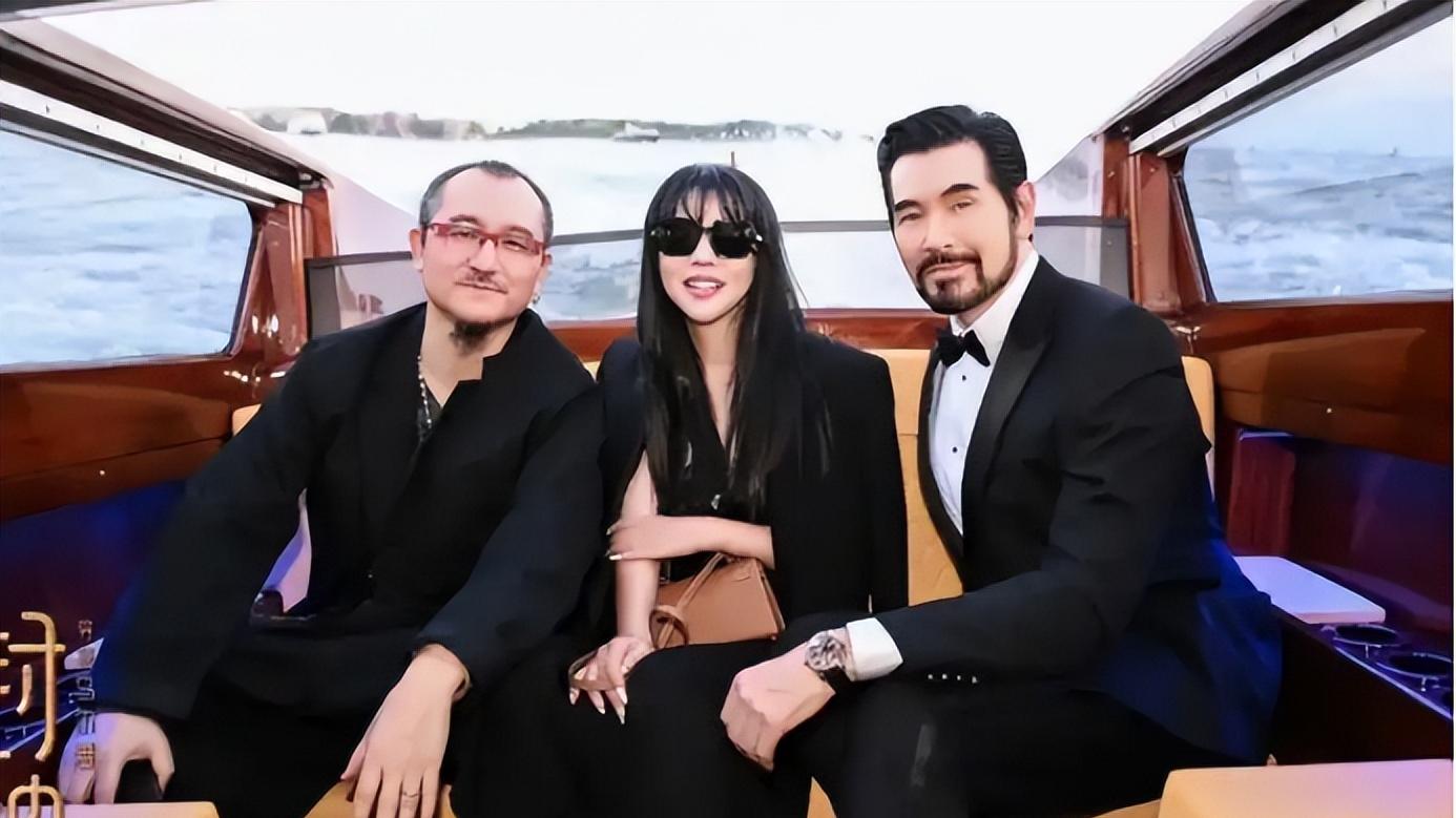 表面是过气女星，实则是资本大鳄，当年靠脸吃饭的她早已逆袭