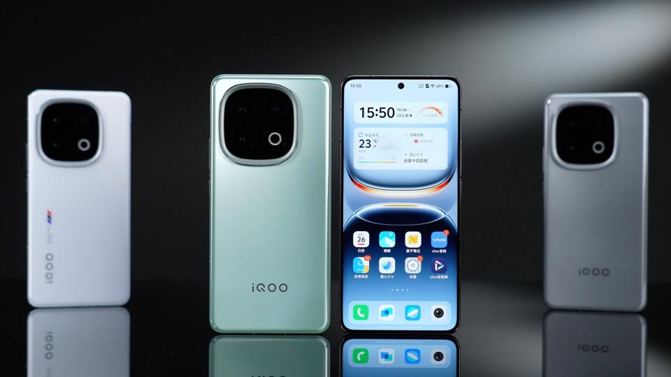 iQOO 14系列地位提升：普及2K三星屏，搭配新索尼传感器！