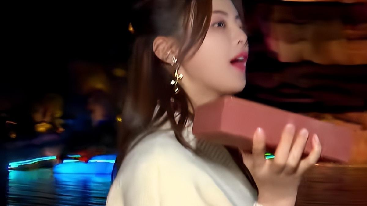 又一位“流量”小花成功“翻红”，直接手撕“啥也不会”标签