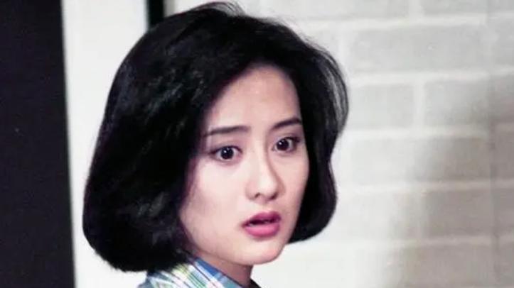 她半生困在琼瑶剧里，说演妈妈是奇耻大辱，如今50岁还执着偶像女主吗？