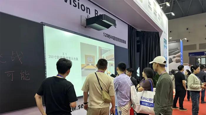 激擎光電陳龍：投影品類成長與衰退 唯有顛覆性創新才能開辟未來