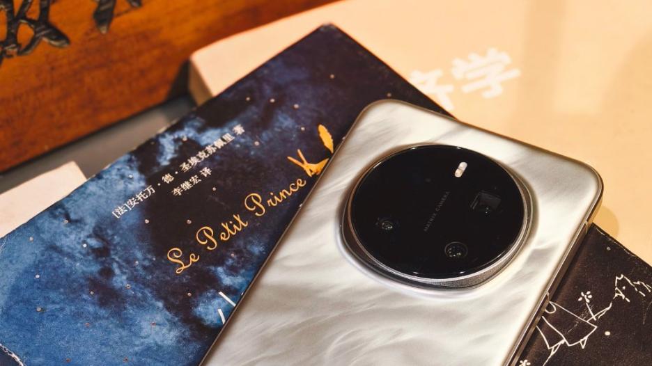 上市不到3个月降了800元，100倍变焦+卫星通信，荣耀高端机大跳水