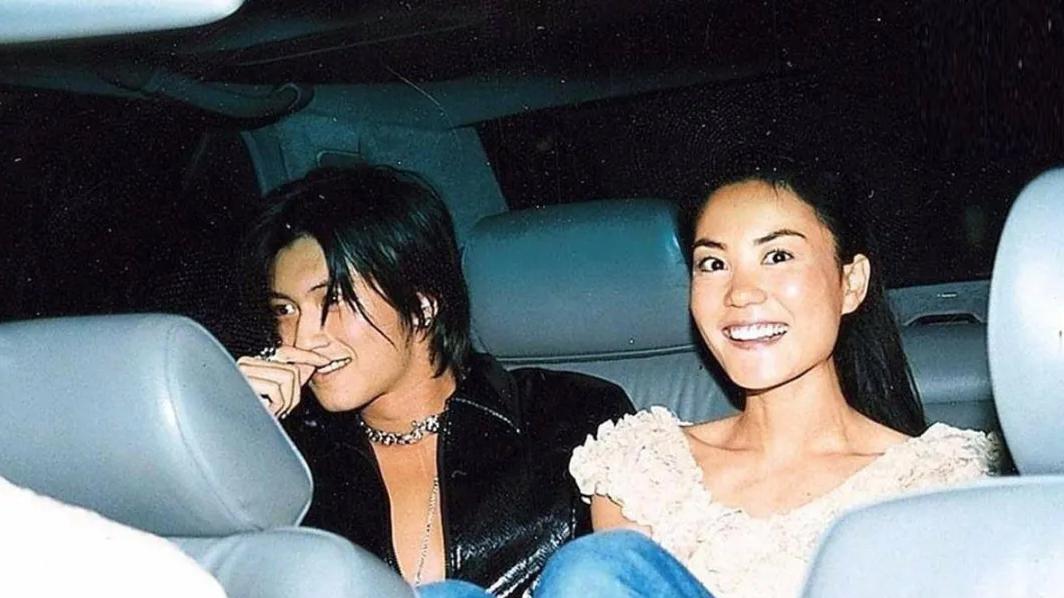 王菲谢霆锋高调官宣喜讯！全网泪目：终于等到这一天了