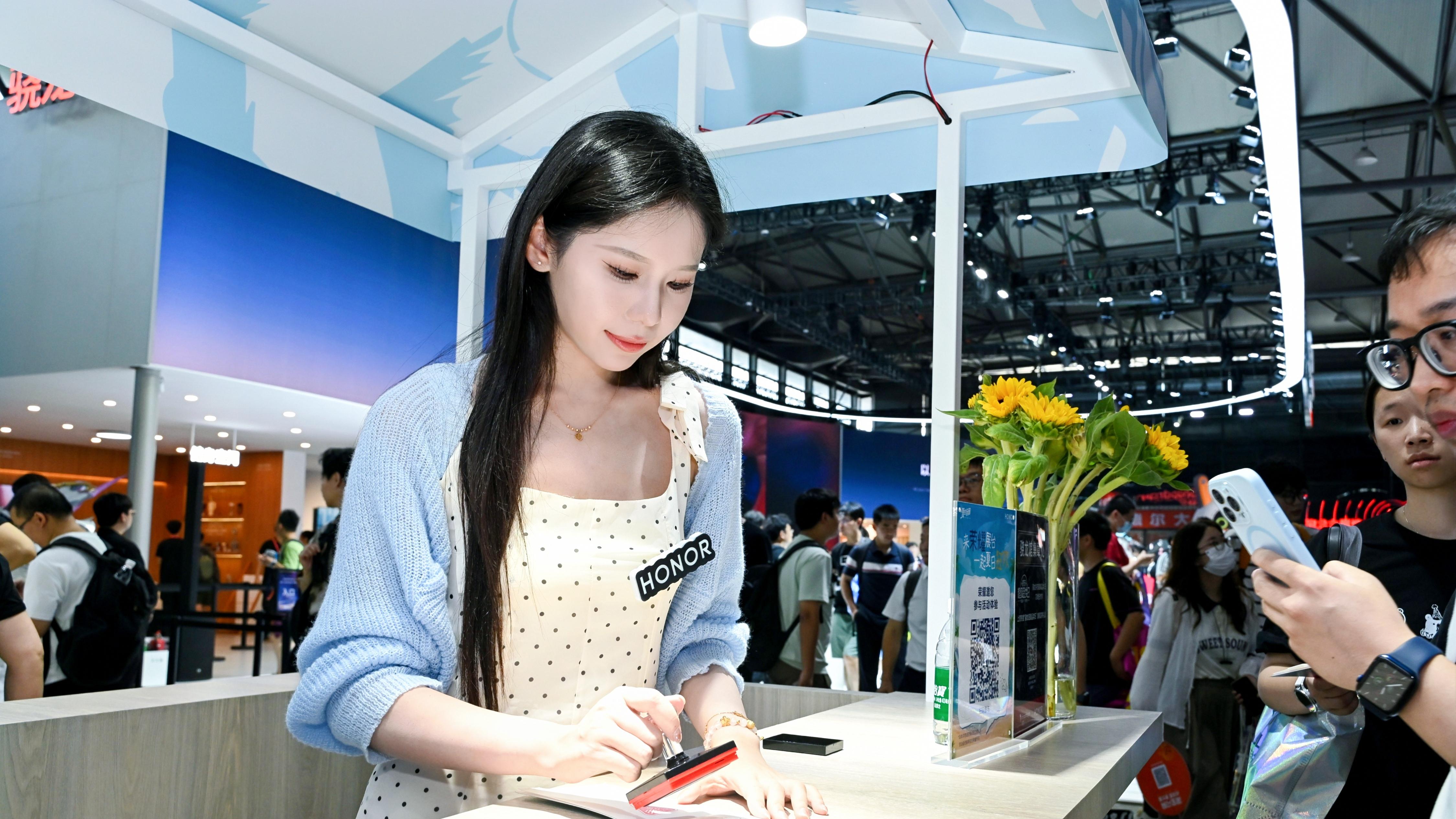 ChinaJoy荣耀展台图赏：在夏日乐园里体验扑面而来的青春气息！