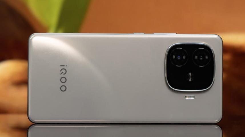 预算1500元，这4款手机送长辈最合适，续航持久、屏幕护眼