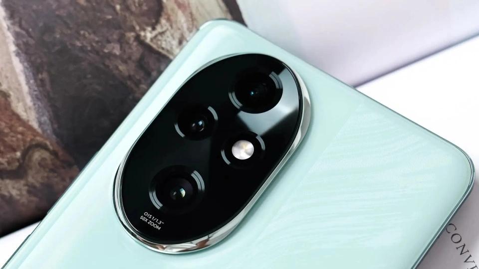 荣耀“乱套了”，从3499元跌至1869元，旗舰手机售价反而更亲民