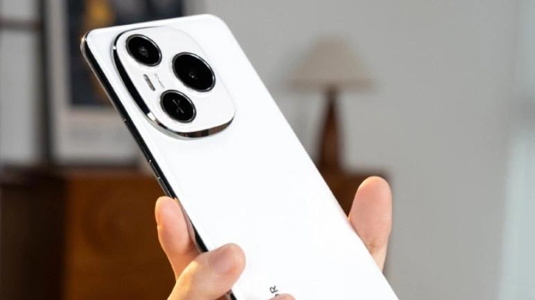 荣耀“续航王”重回低价，8000mAh+5000万，新一轮国补终于等到了